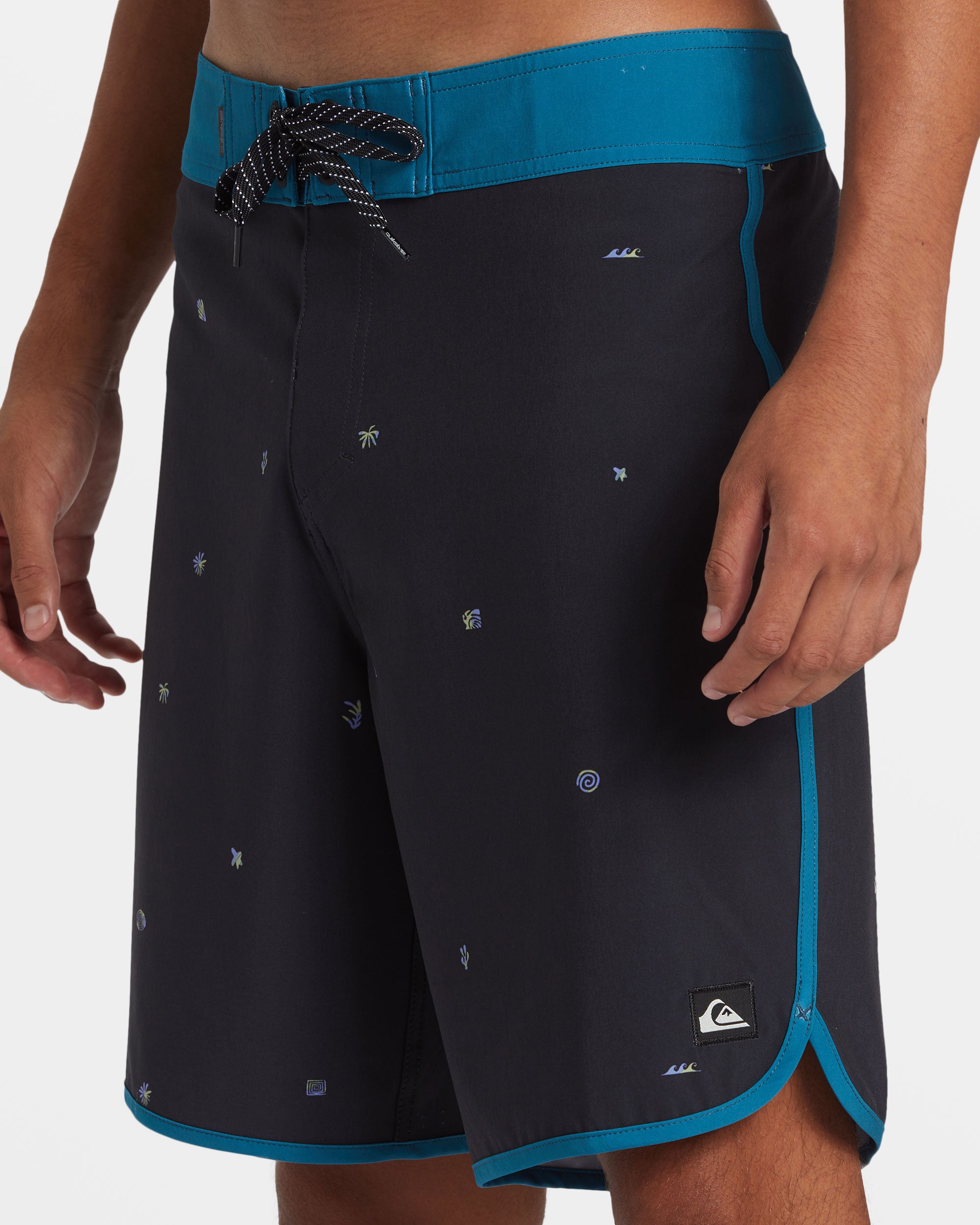 Surfsilk Scallop 19 Boardshorts - Black - Image 5