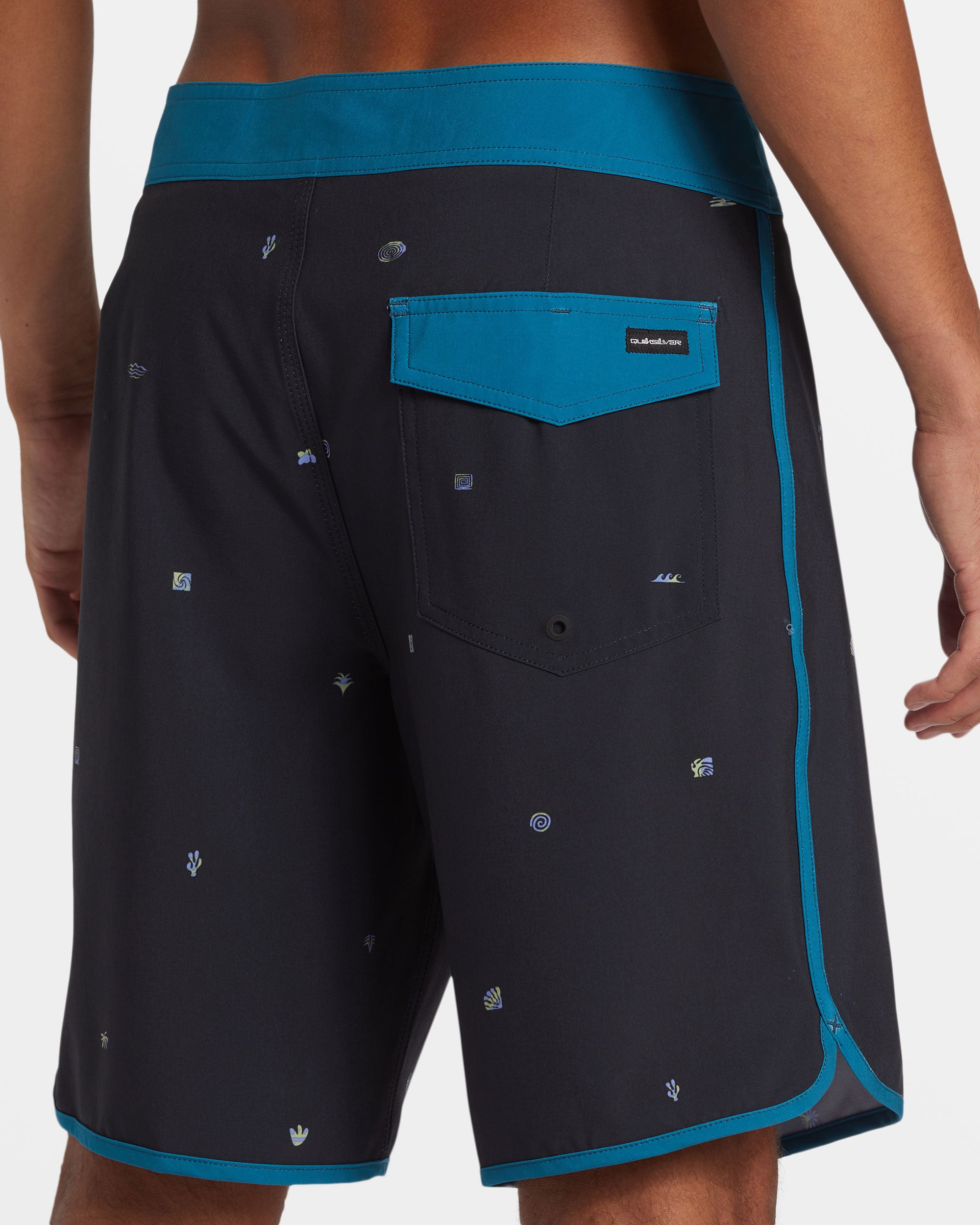 Surfsilk Scallop 19 Boardshorts - Black - Image 6