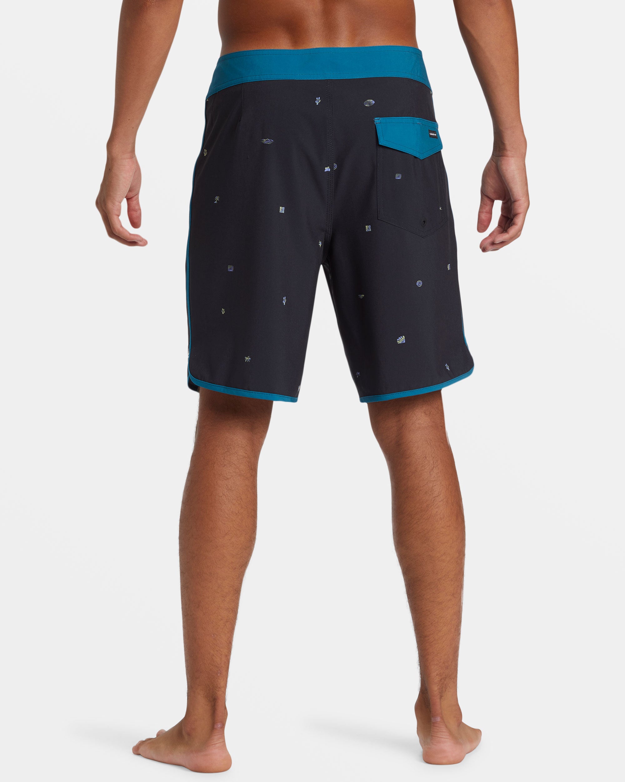 Surfsilk Scallop 19 Boardshorts - Black - Image 2