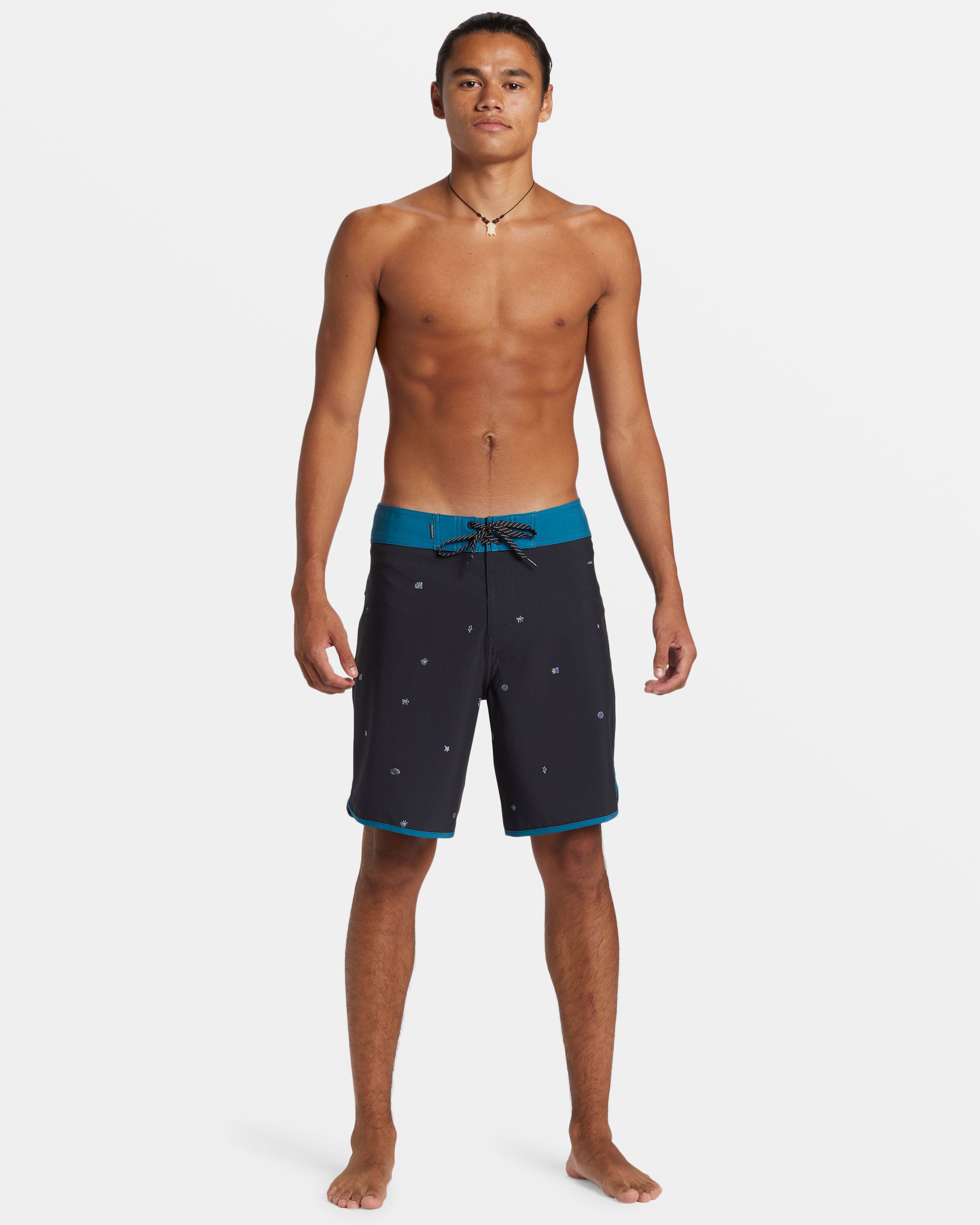 Surfsilk Scallop 19 Boardshorts - Black - Image 3