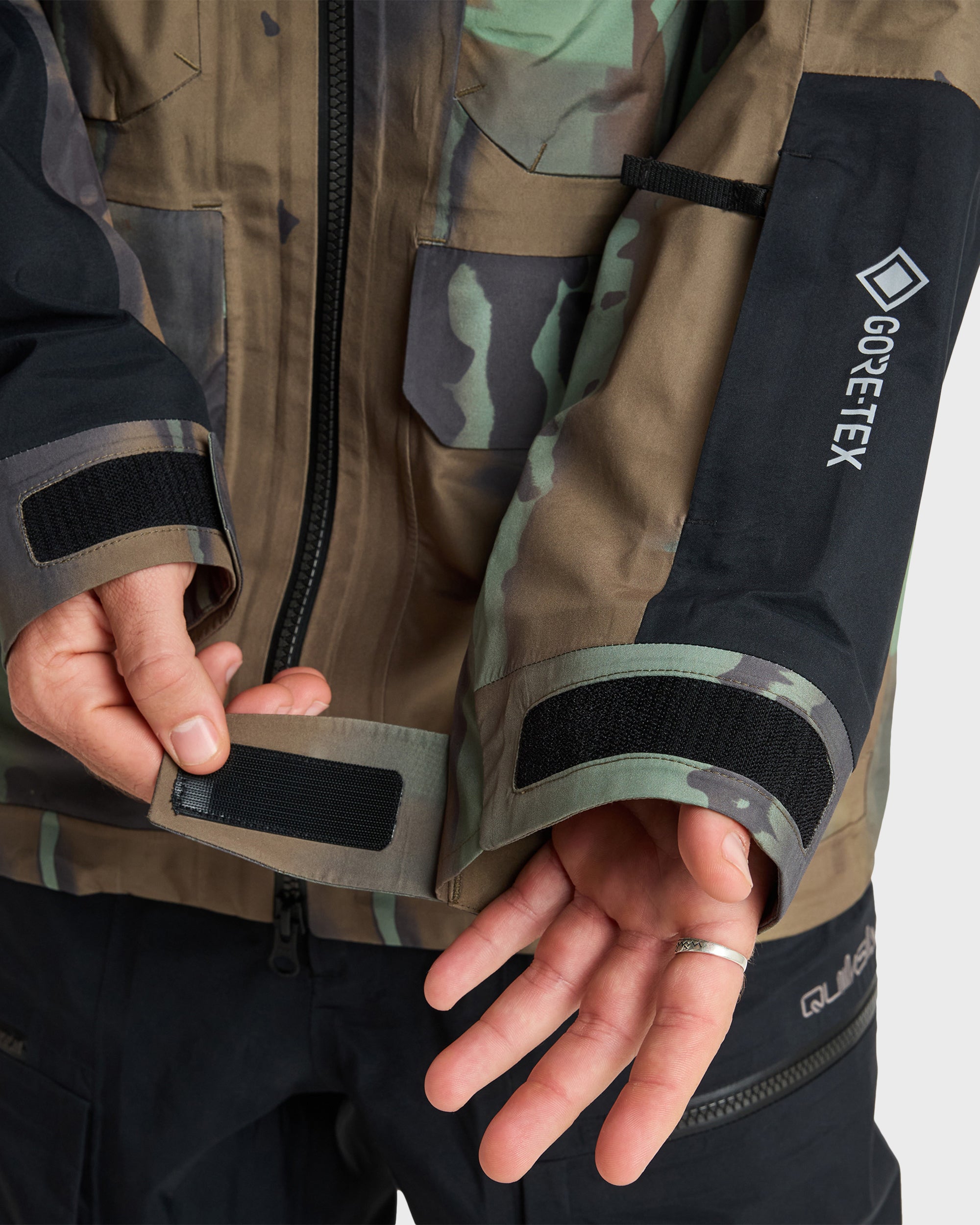 Highline Pro 3L GORE-TEX® Snow Jacket for Men - Image 10