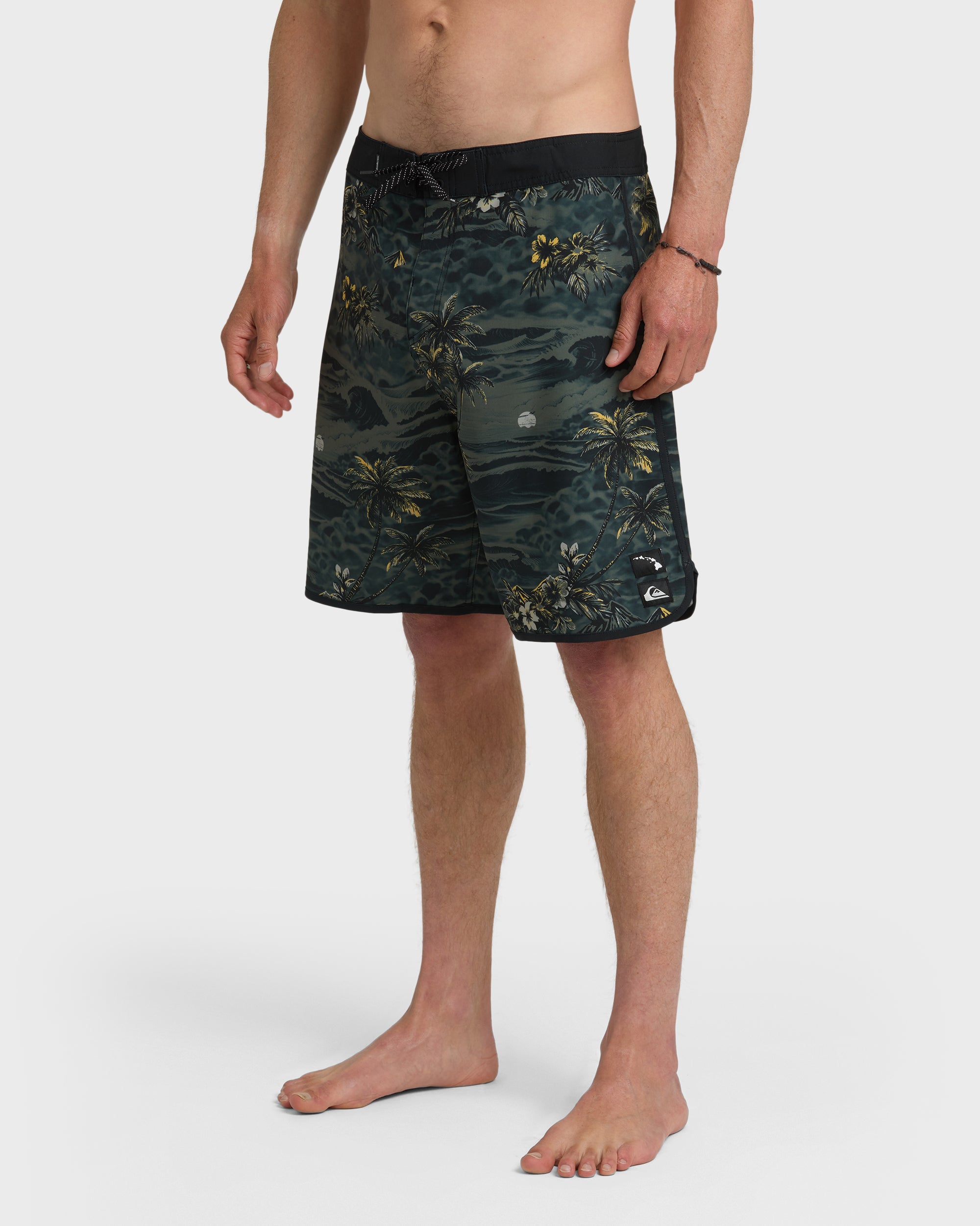 Hi Sundown Scallop 19 Boardshorts - Black - Image 4