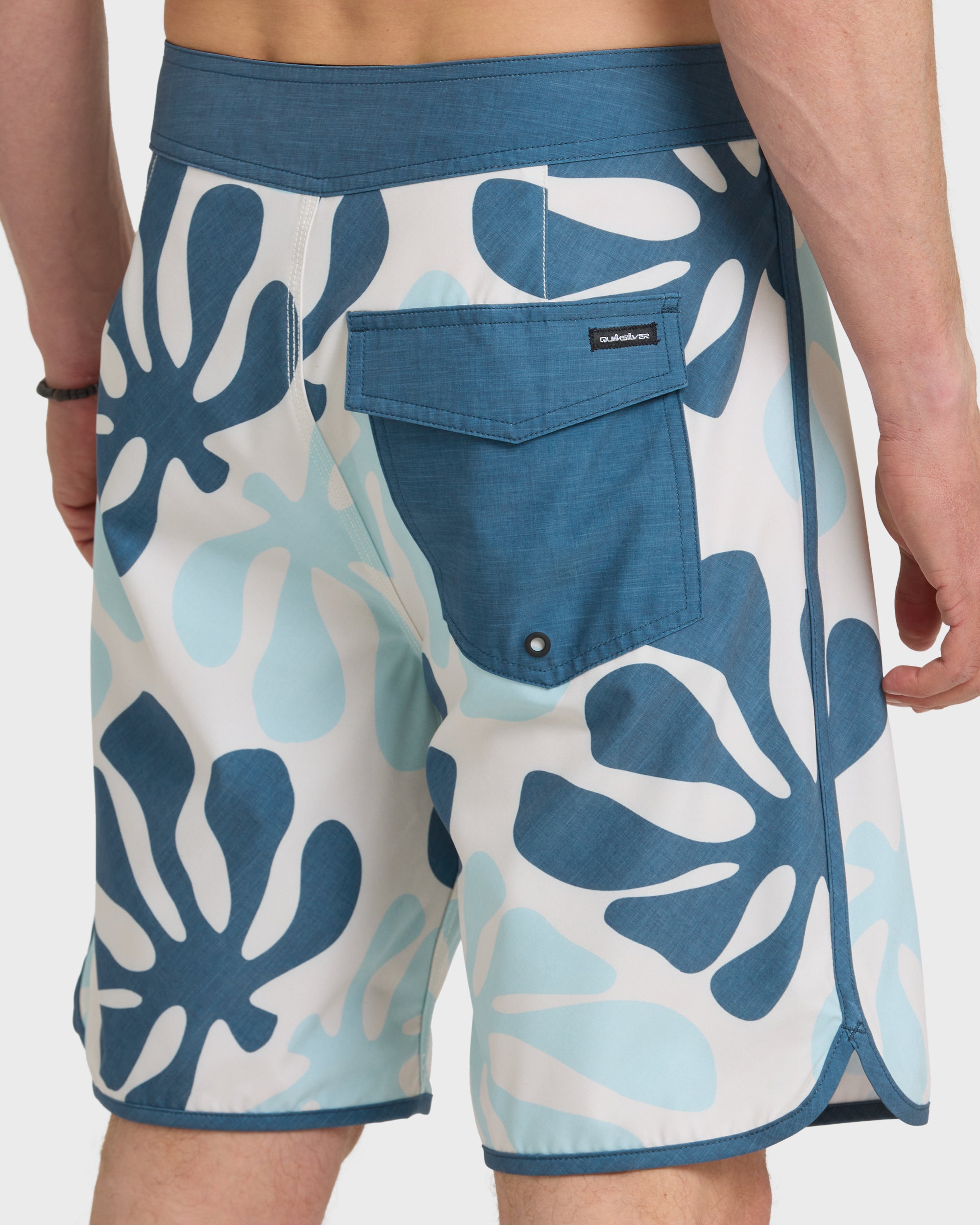 SurfSilk Sol Tiles Scallop 19 Boardshorts - Bone White - Image 5