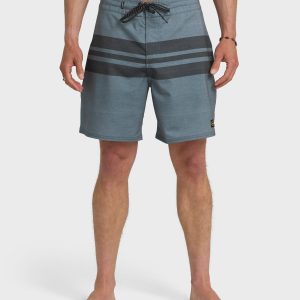 Surfsilk Street Trunk 18 Boardshorts - Black