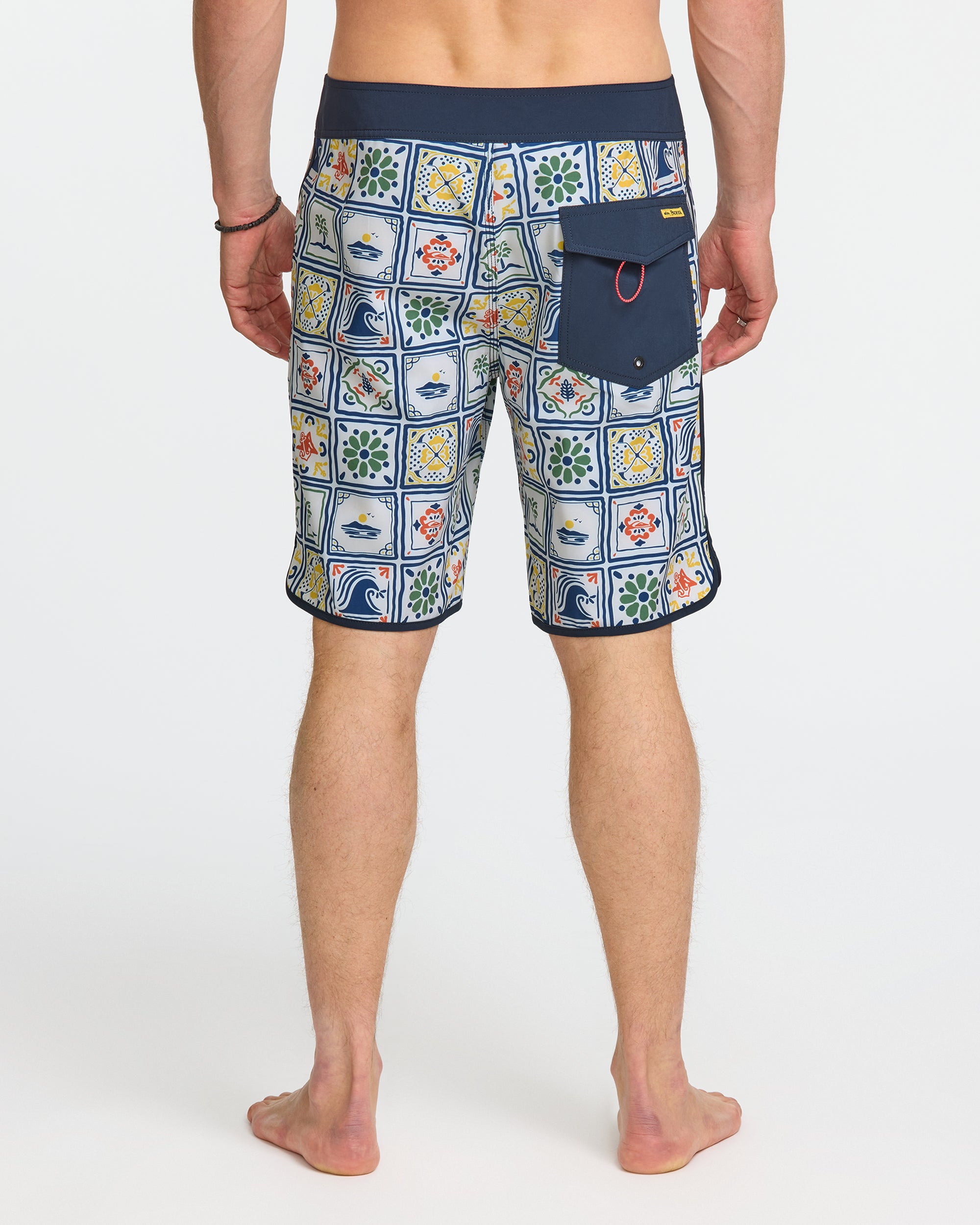 Quiksilver x Pacifico Scallop 19 Boardshorts - White - Image 5
