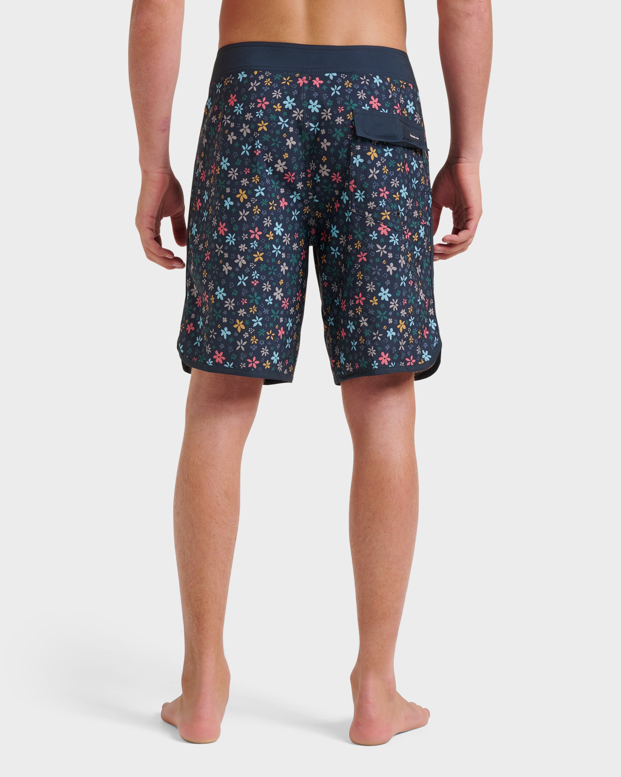 Surfsilk Scallop Ditsy 19 Boardshorts - Black - Image 2