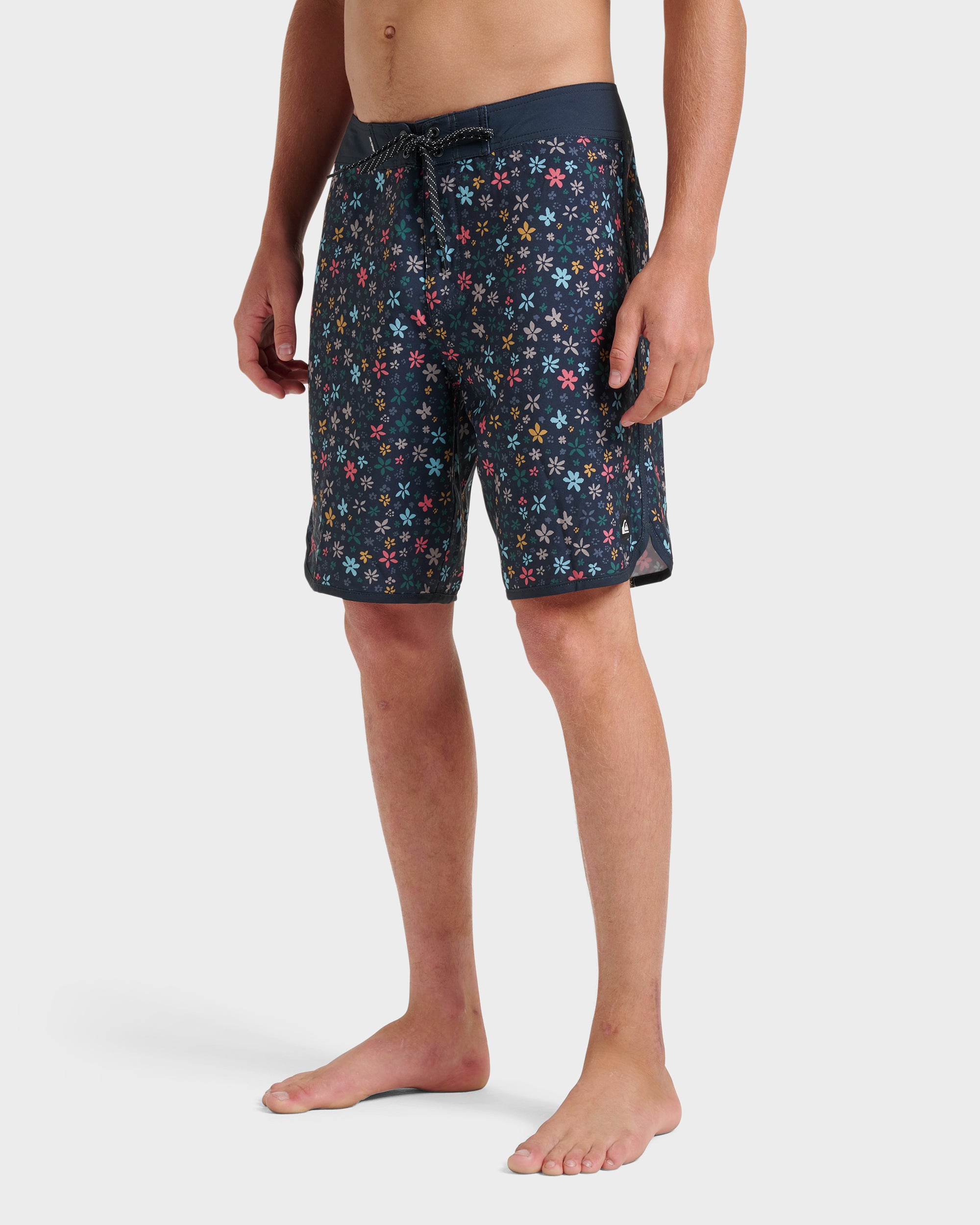 Surfsilk Scallop Ditsy 19 Boardshorts - Black - Image 3