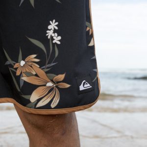 Everyday Coastal Flora 17 Swim Trunks - Black